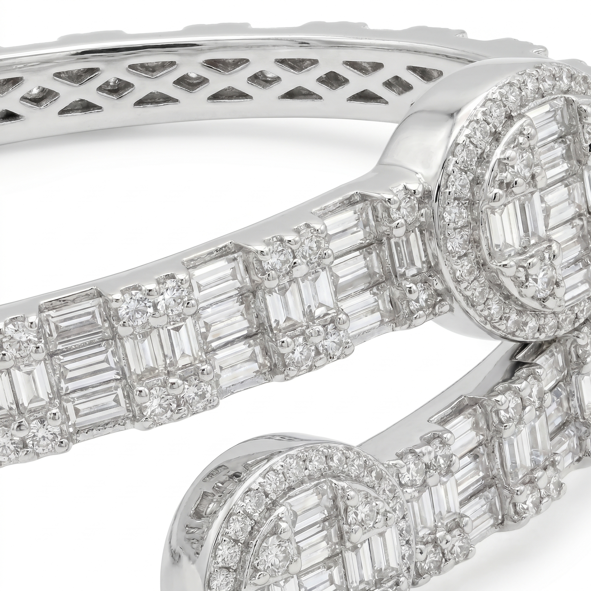 Circular Emerald Cut Bangle